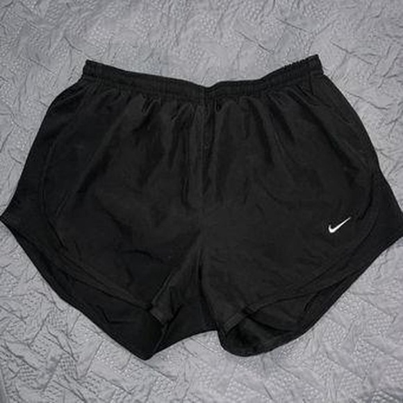 Black Nike drawstring shorts - Picture 2 of 2